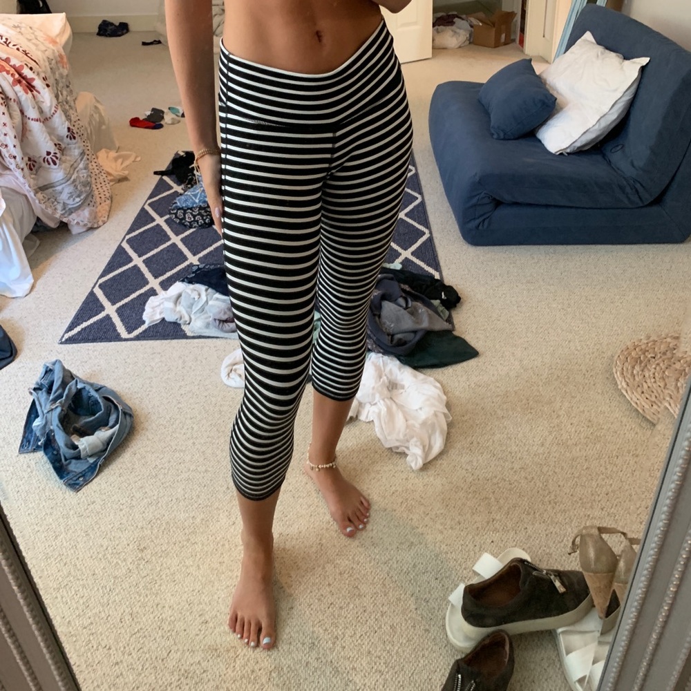 Athletic striped leggings! Cropped!